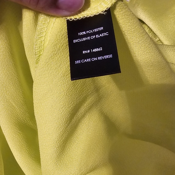 Torrid Size 2X Women's Neon Lime Green/Yellow Satin Wrap Top with Tie Back NWT - Picture 9 of 11